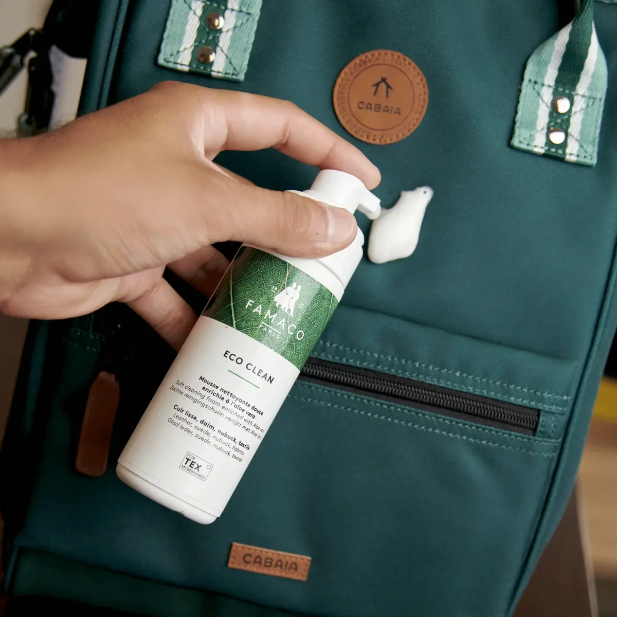 Eco-friendly cleaning foam — image 2