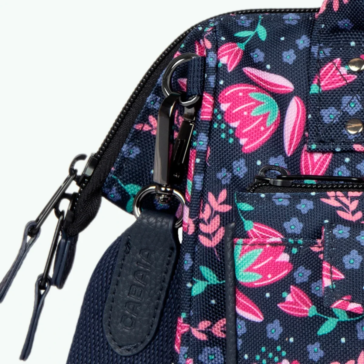 Crossbody Adventurer Medium Grotta Verde — image 6